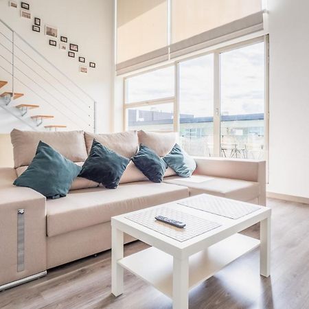 El Ventero Apartment - Elegante Apt Para 5 Con Terraza, Wi-Fi Y Aparcamiento En La Calle Camarma de Esteruelas Exterior foto