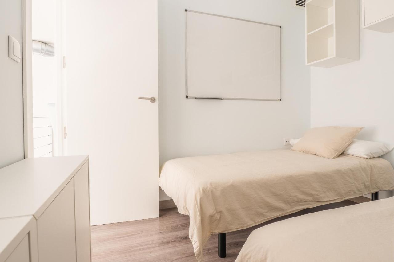 El Ventero Apartment - Elegante Apt Para 5 Con Terraza, Wi-Fi Y Aparcamiento En La Calle Camarma de Esteruelas Exterior foto